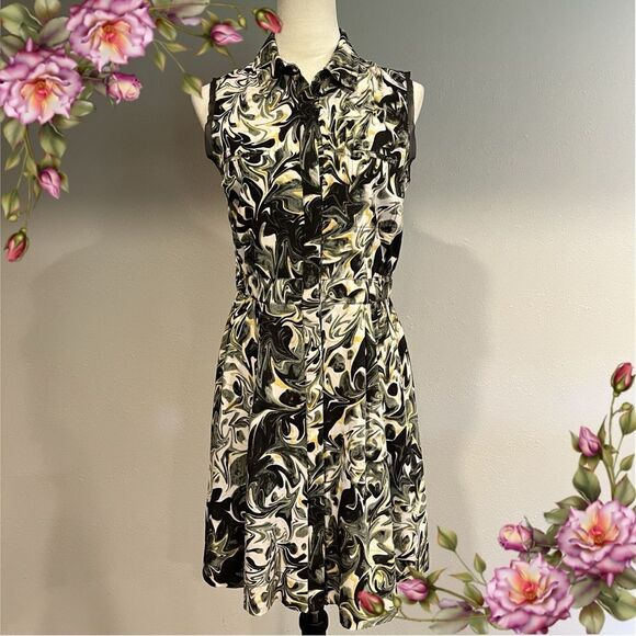 Knee length button down sleeveless whimsical print dress - Picture 1 of 14